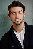 Photo of Leigh Elliott