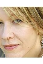 Photo of Linda Emond