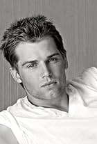 Photo of Mike Vogel