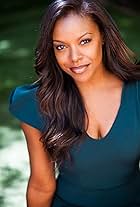 Photo of Nadine Ellis