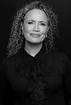 Photo of Rena Owen