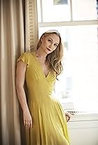 Photo of Sarah Wynter