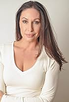 Photo of Stephanie Saunders