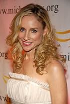 Photo of Tracy Pollan