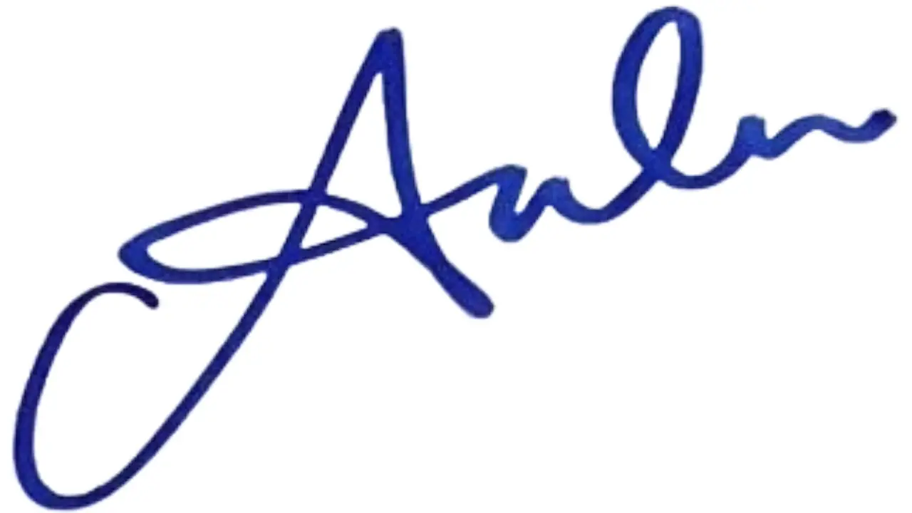 Signature of Auli'i Cravalho