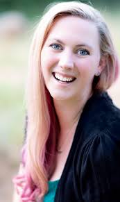 Photo of Rebecca Yarros