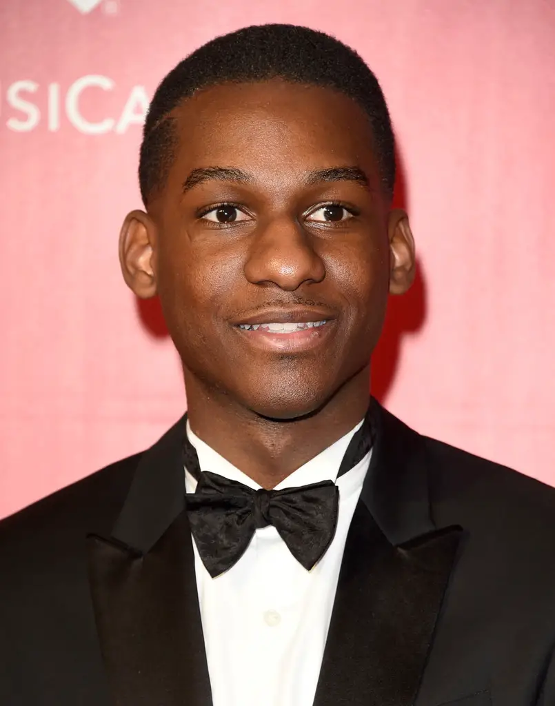 Photo of Leon Bridges